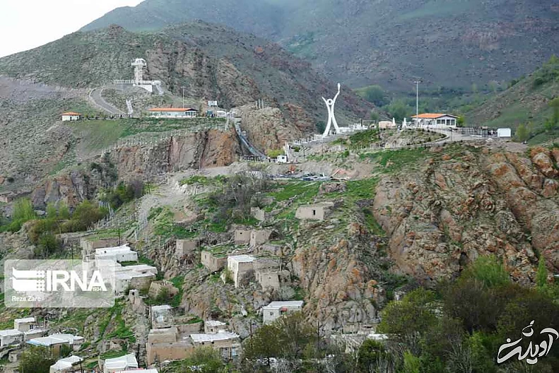 تصاویر - پل معلق تمام شیشه ای شهر هیر